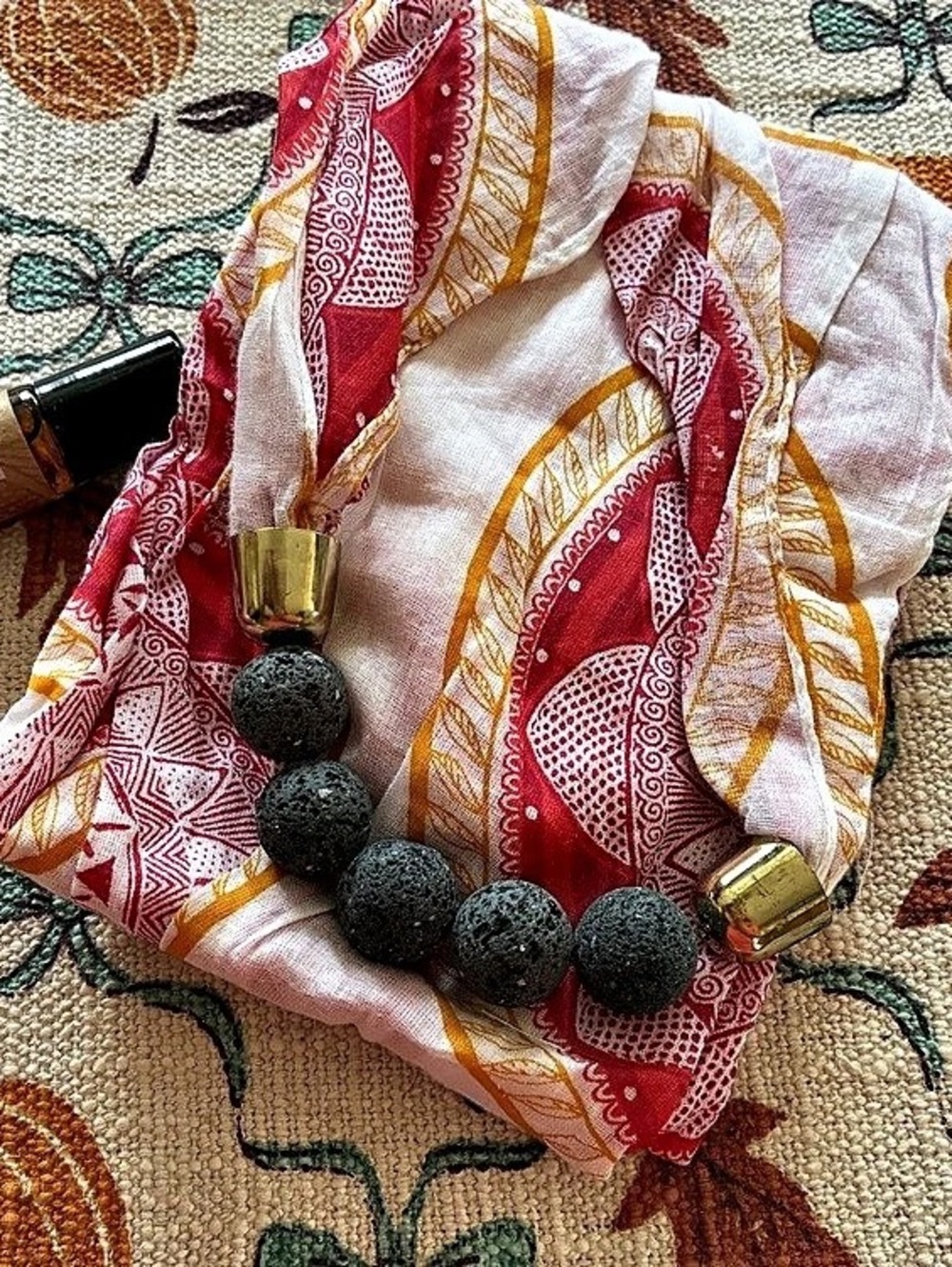 GŌTERRA Disha Bhuraria Visual Arts necklace Red & White Statement Necklace - Picture 1 of 3